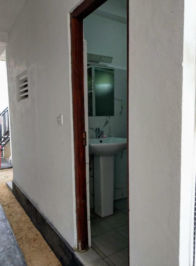 The Kaktus House At Airport Hostel Katunayaka Kültér fotó